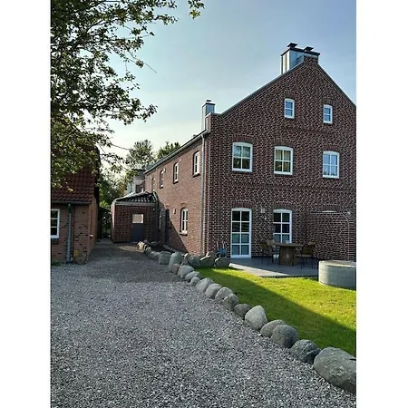 The Linnebargs, House 1