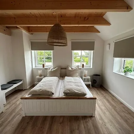 The Linnebargs, House 1 *