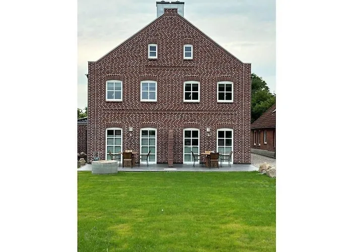 The Linnebargs, House 1 *