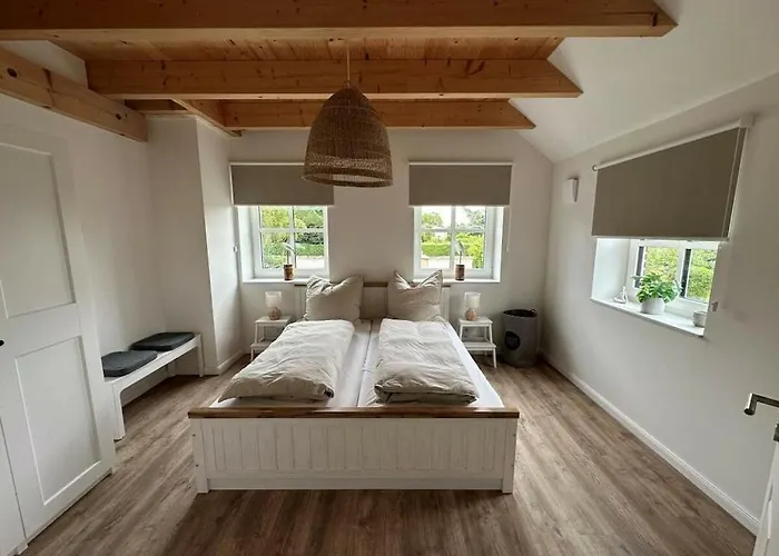 The Linnebargs, House 1 *