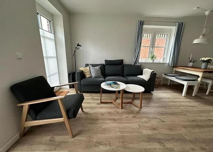 The Linnebargs, House 1 *